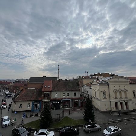 Apartment Suite Mukachevo Eksteriør bilde