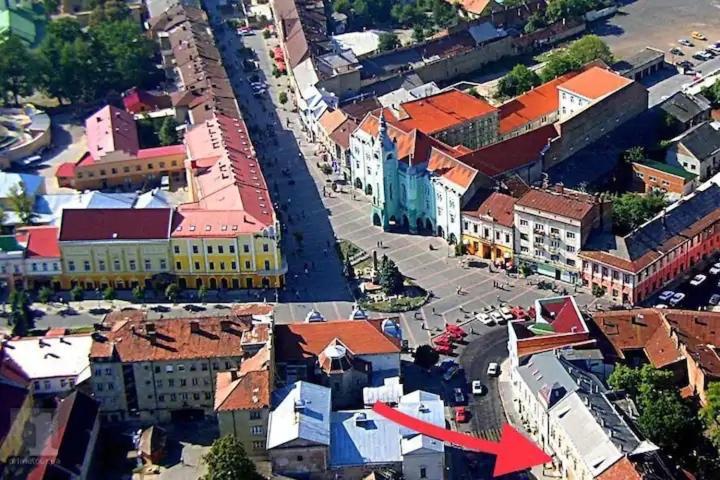 Apartment Suite Mukachevo Eksteriør bilde