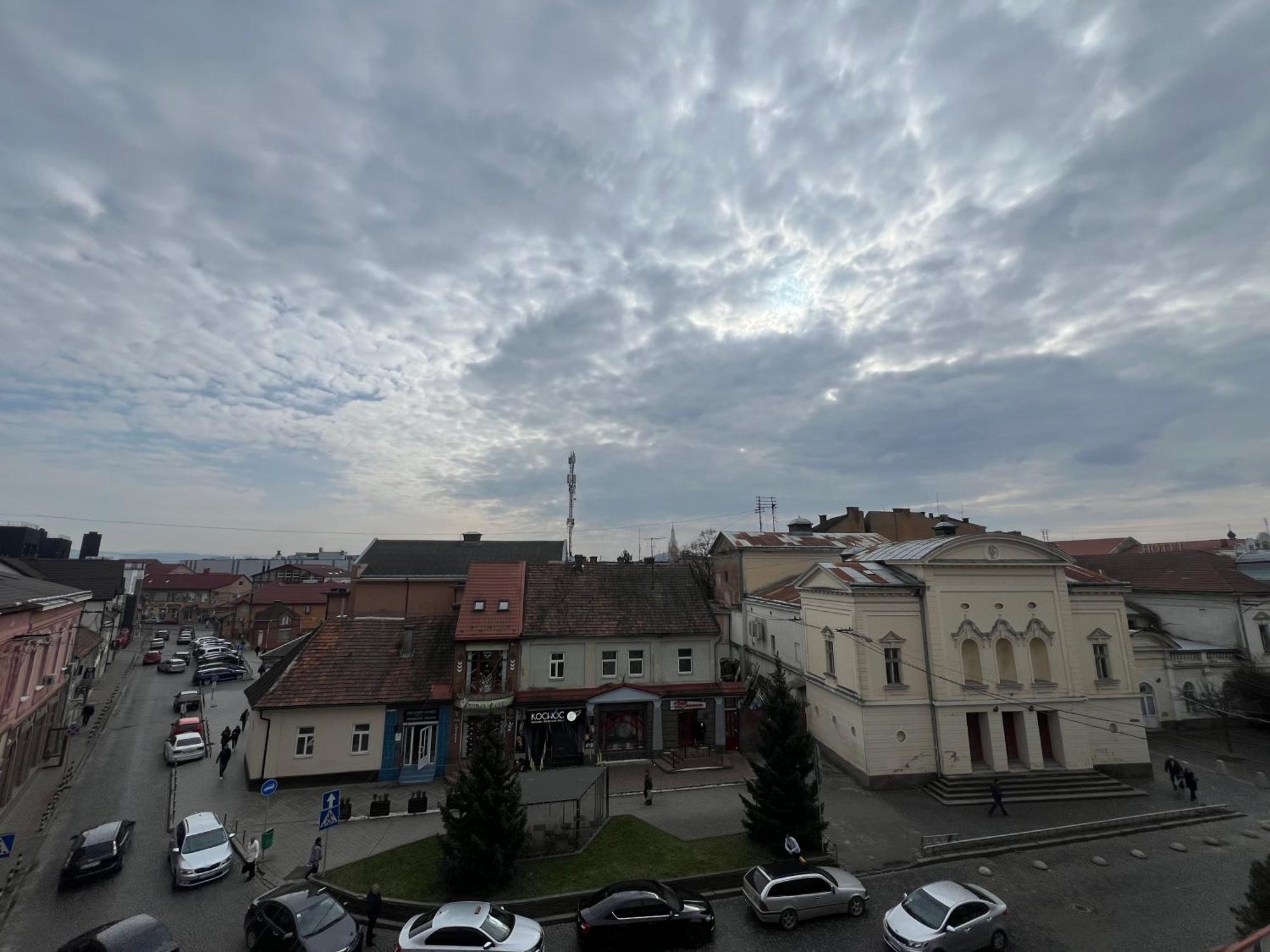 Apartment Suite Mukachevo Eksteriør bilde