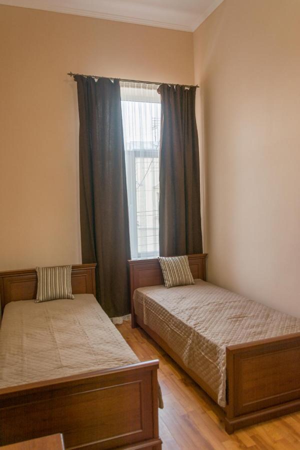 Apartment Suite Mukachevo Eksteriør bilde