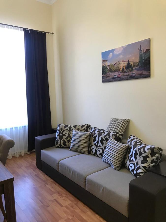 Apartment Suite Mukachevo Eksteriør bilde