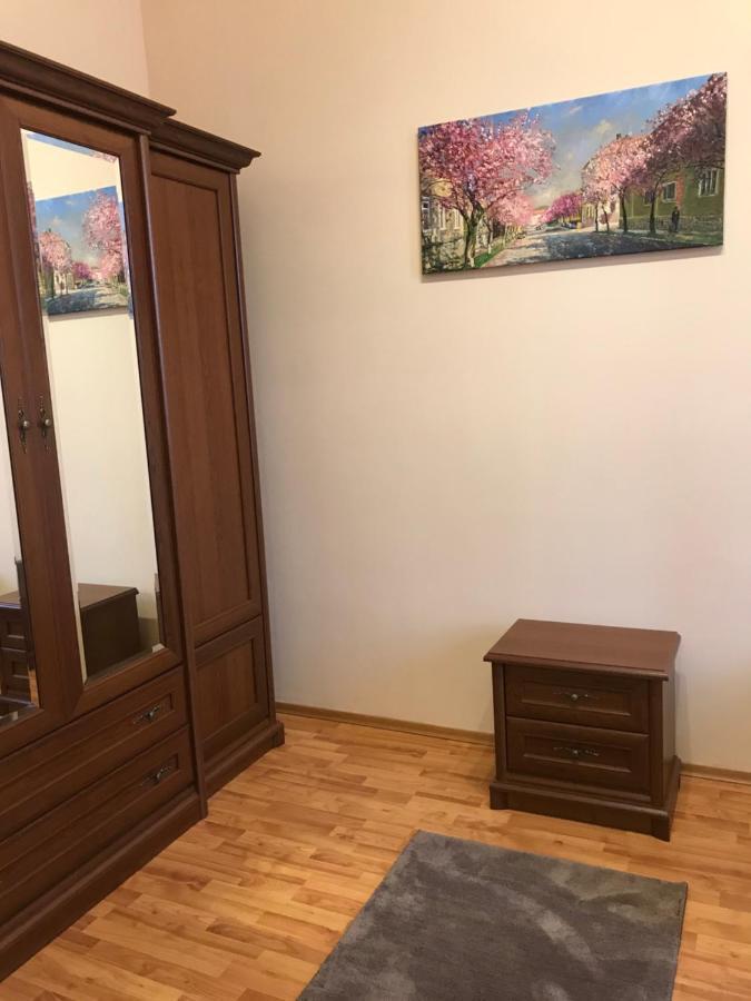 Apartment Suite Mukachevo Eksteriør bilde